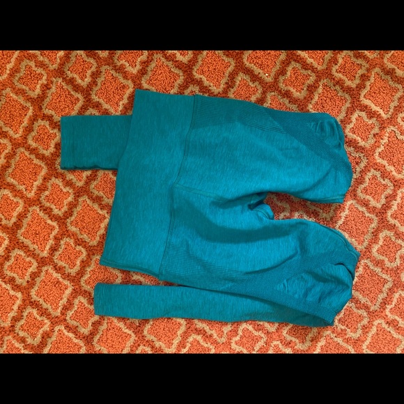 ALPHALETE TURQUOISE LEGGINGS - Picture 3 of 4